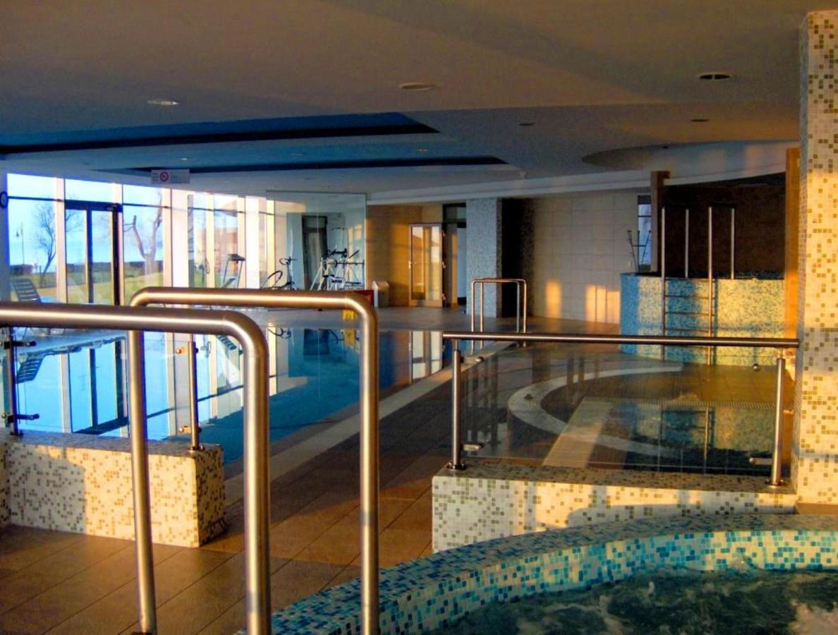 Club 218 Wellness Luxus Apartman Siofok Ngoại thất bức ảnh