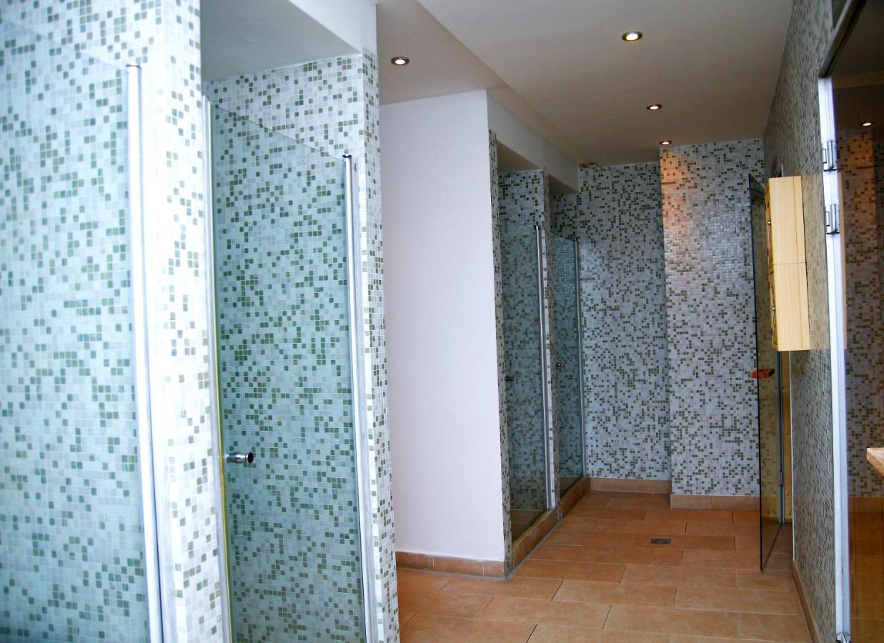 Club 218 Wellness Luxus Apartman Siofok Ngoại thất bức ảnh