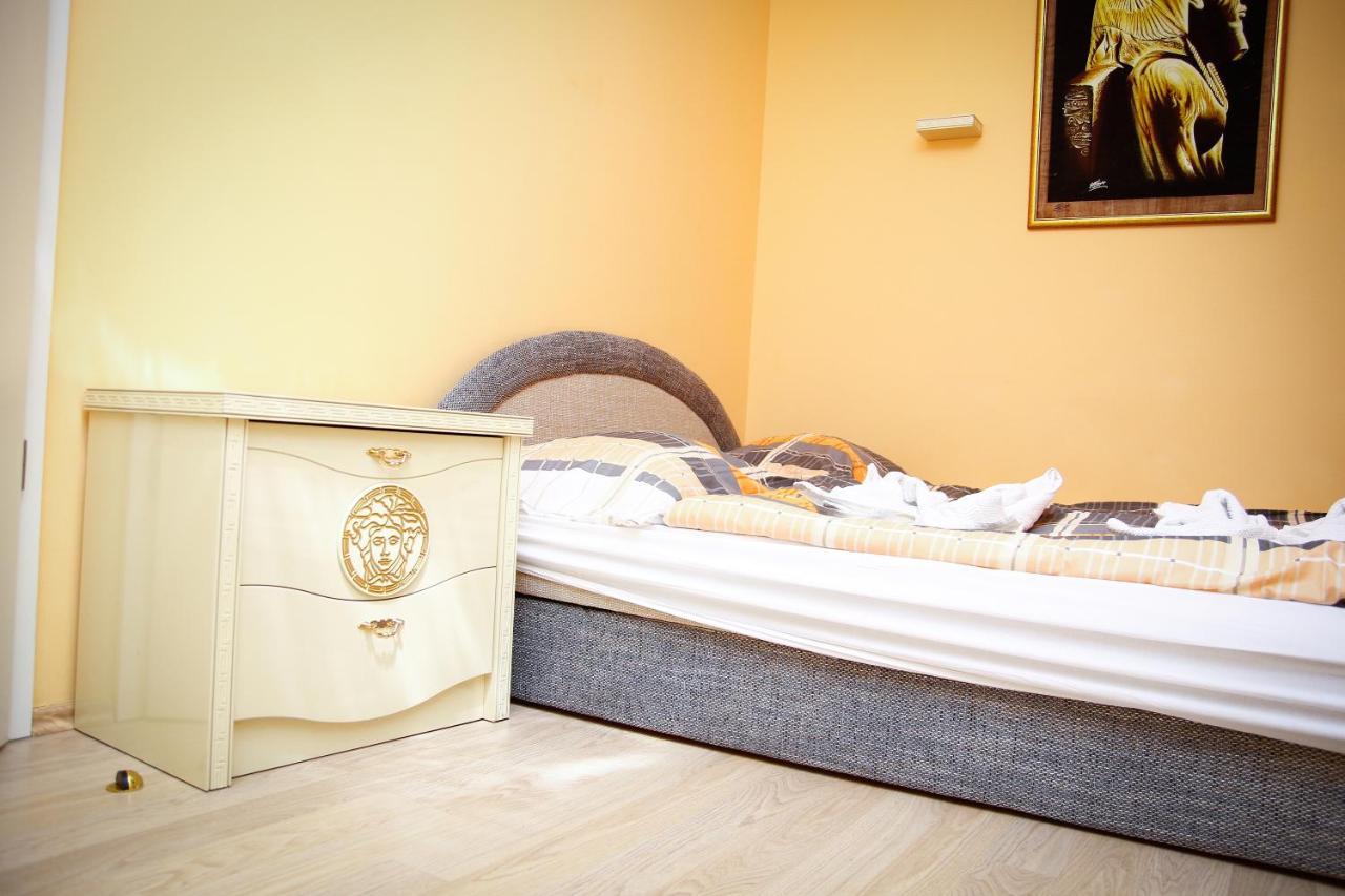 Club 218 Wellness Luxus Apartman Siofok Ngoại thất bức ảnh
